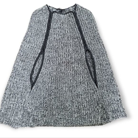 𝅺Victorias Secret Knit Sweater Poncho‎ - Picture 1 of 3